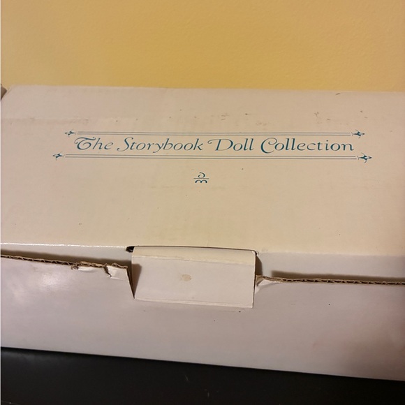 Storybook Collection Goldilocks Porcelain Doll Bear Classic Collectible - Picture 9 of 10